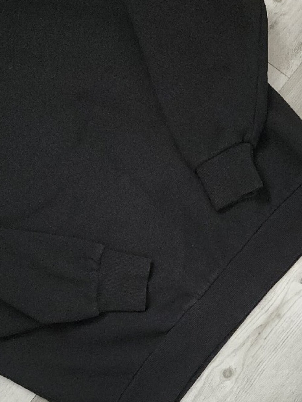 H&M Divided Black Crewneck Sweater with Purple & Green Luxurious Flavour Size M - Picture 5 of 8